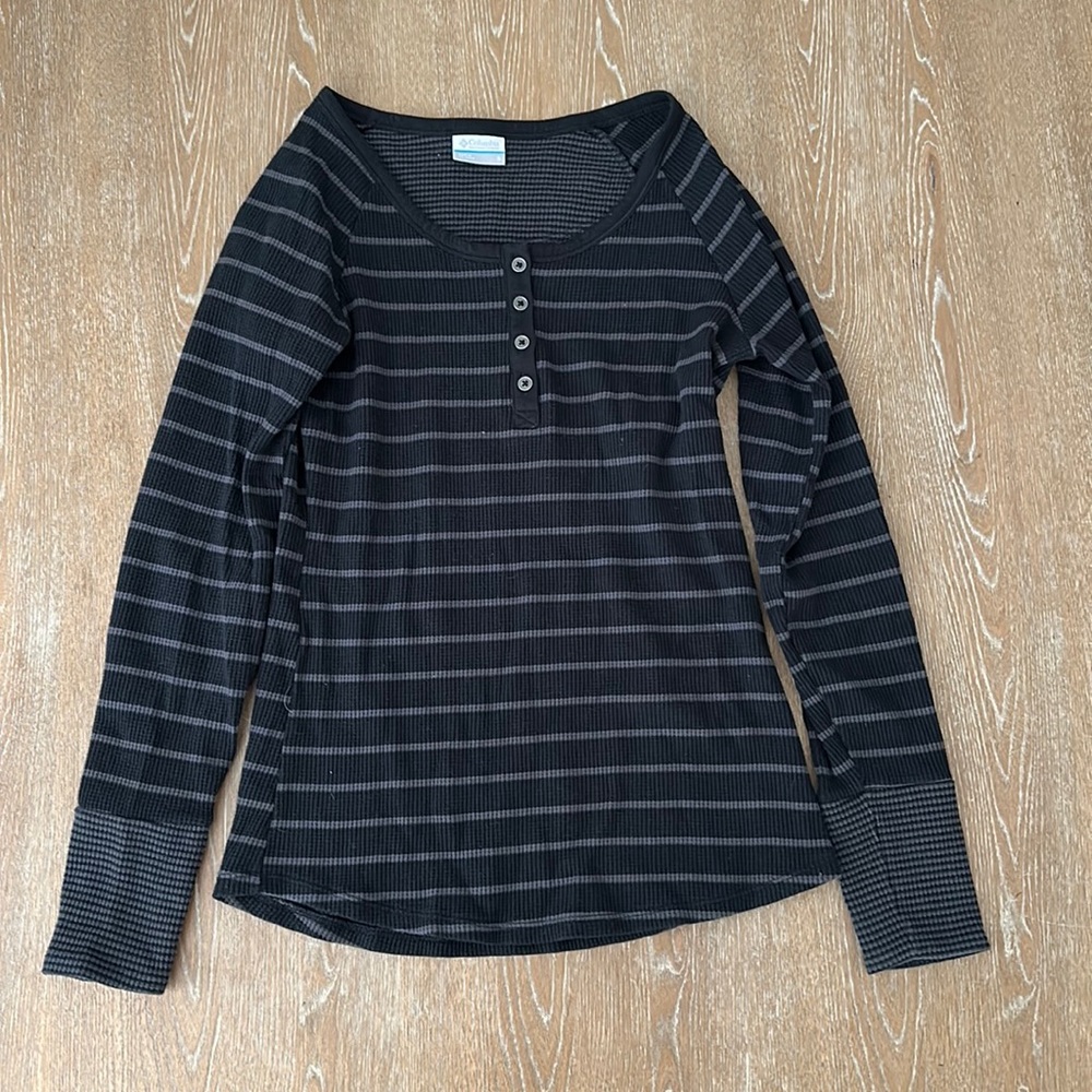 NWOT Columbia Women’s Along the Gorge™ Thermal Henley size small